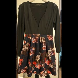 Ruiyige Black and Floral Dress in Small
